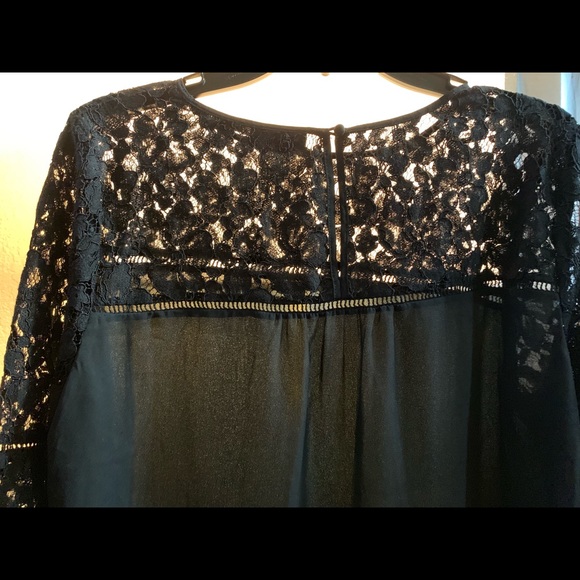 Halogen lace blouse. Size medium. Perfect cond. - Picture 2 of 3